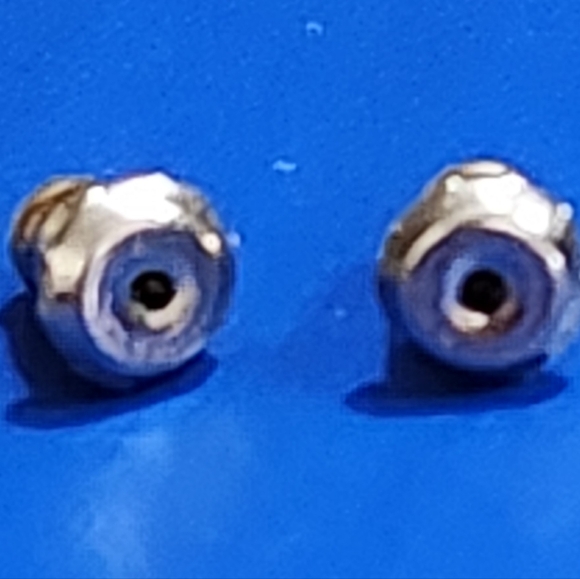 RICHELIEU Faux Pearl Stud Earrings - Picture 7 of 11